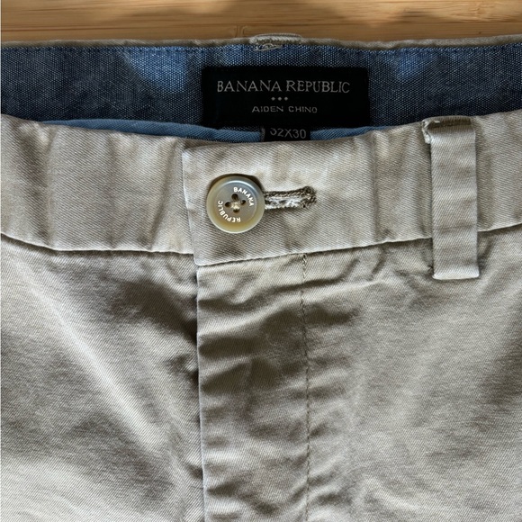 Banana Republic Aiden Chino - Picture 2 of 5